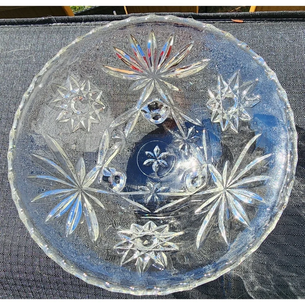 Vintage - Clear Cut Crystal Glass Bowl 3 Footed Candy Dish‎ Star Design Pattern